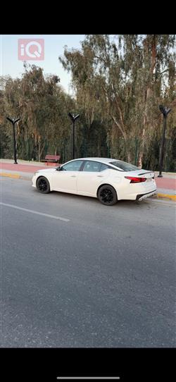 نيسان ألتيما